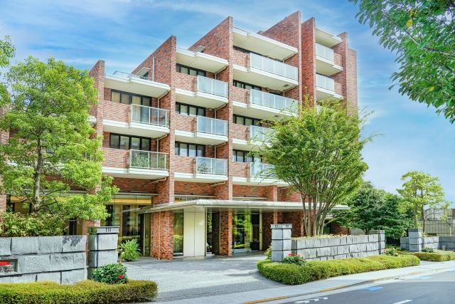 資産価値を高める「修繕」と「改良」 プロが支えるビル・マンション管理